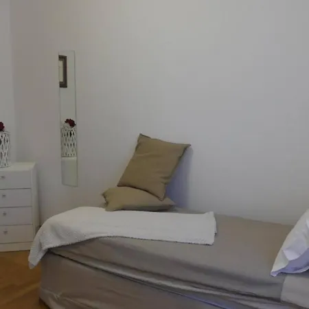 Joivy Welcoming Flats By * Como