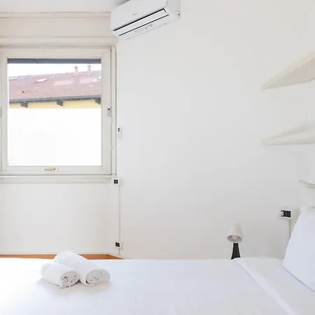 Joivy Welcoming Flats By *