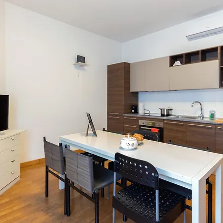 Joivy Welcoming Flats By *