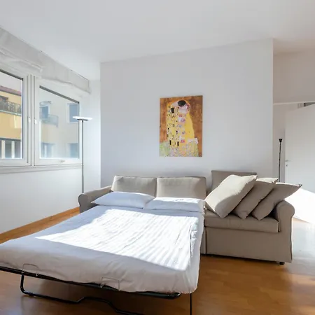 Joivy Welcoming Flats By * Como